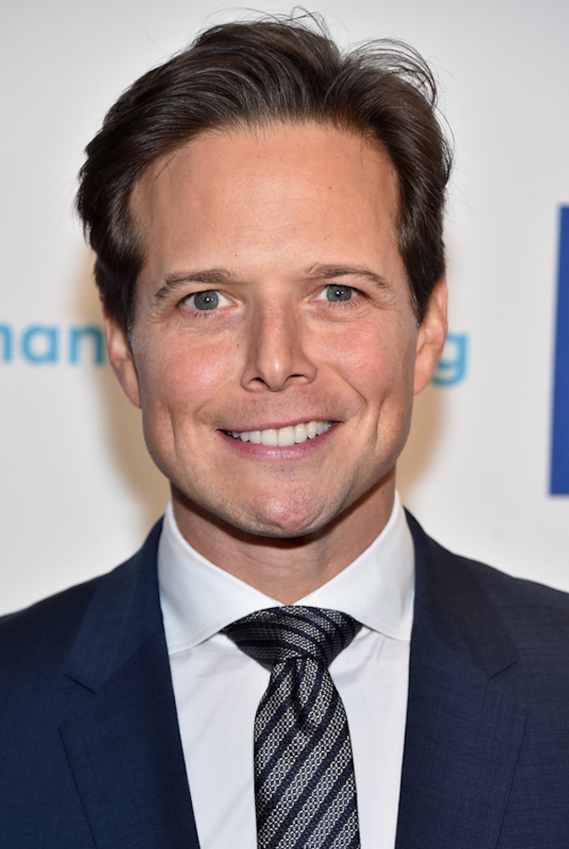 How tall is Scott Wolf?